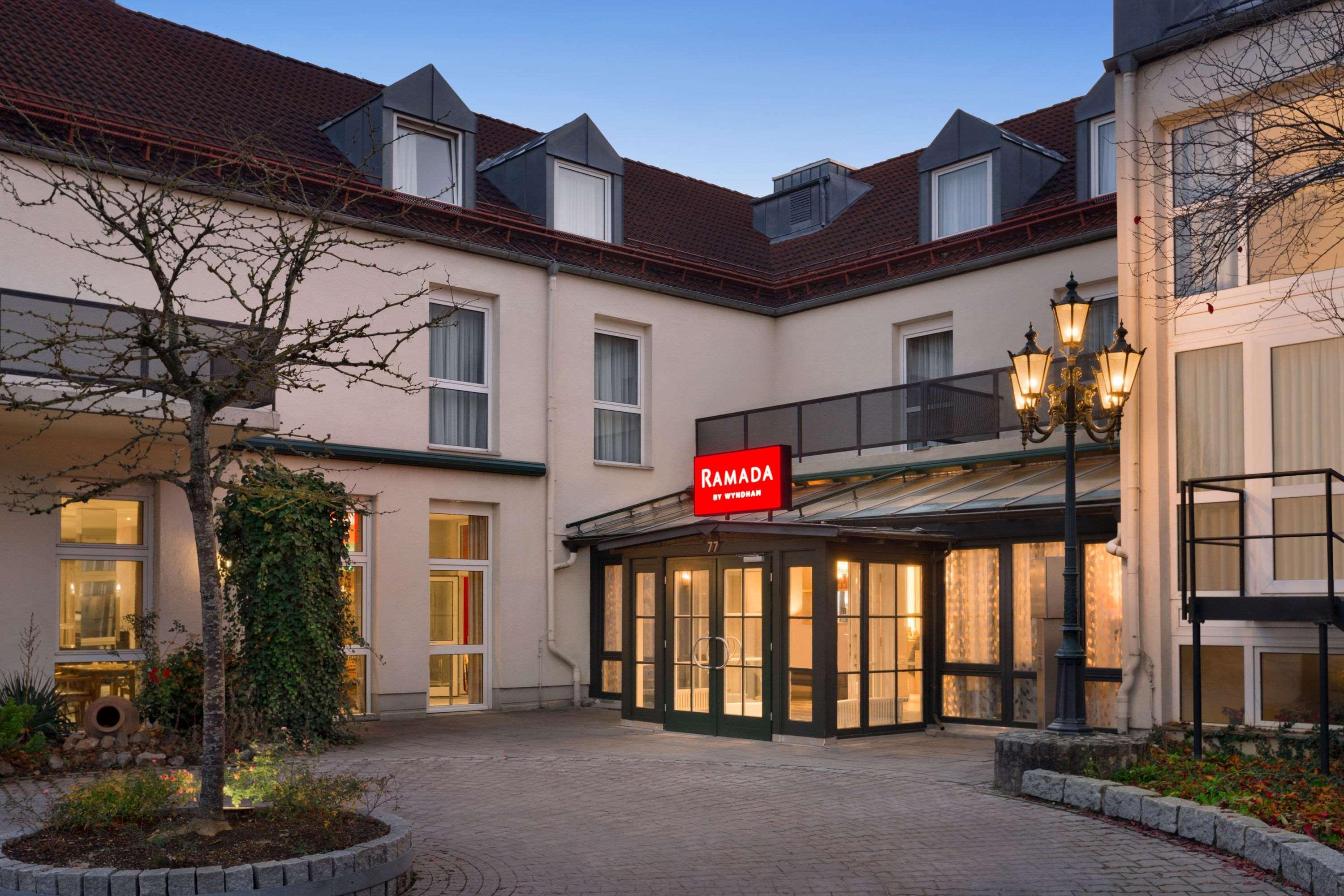 Ramada By Wyndham Munchen Airport Hotel Schwaig bei Nürnberg Kültér fotó