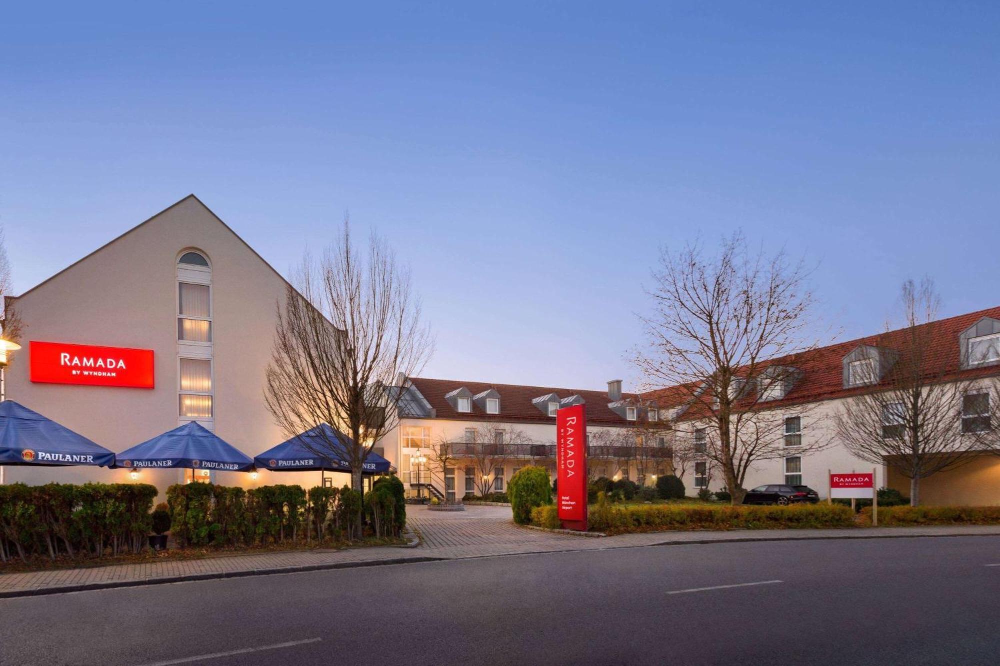 Ramada By Wyndham Munchen Airport Hotel Schwaig bei Nürnberg Kültér fotó